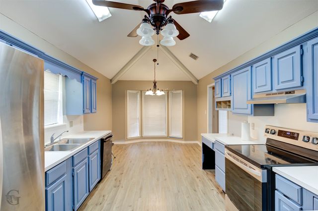 5800 Pampus Lane, Bossier City, LA 71112