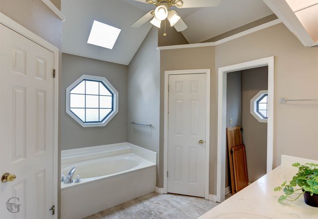 5800 Pampus Lane, Bossier City, LA 71112