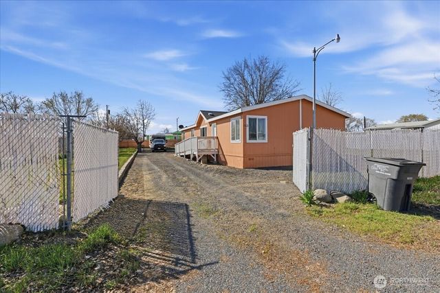 153 NW Quincy Place, Soap Lake, WA 98851