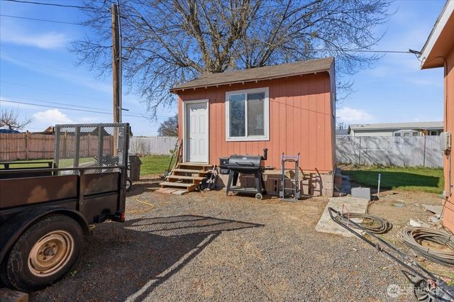 153 NW Quincy Place, Soap Lake, WA 98851