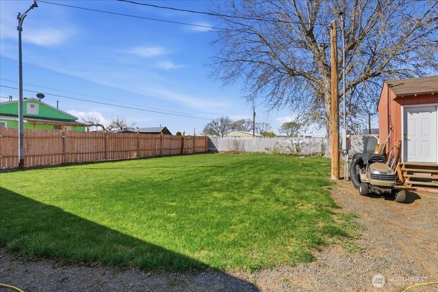 153 NW Quincy Place, Soap Lake, WA 98851