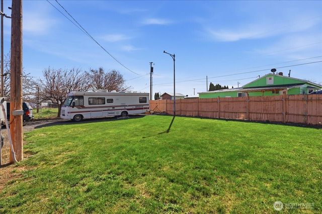 153 NW Quincy Place, Soap Lake, WA 98851