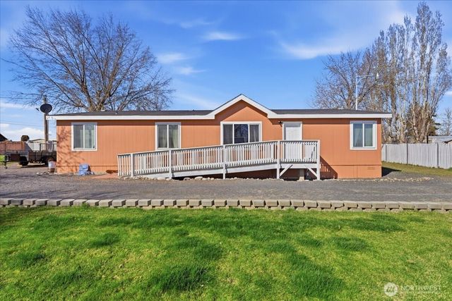 153 NW Quincy Place, Soap Lake, WA 98851