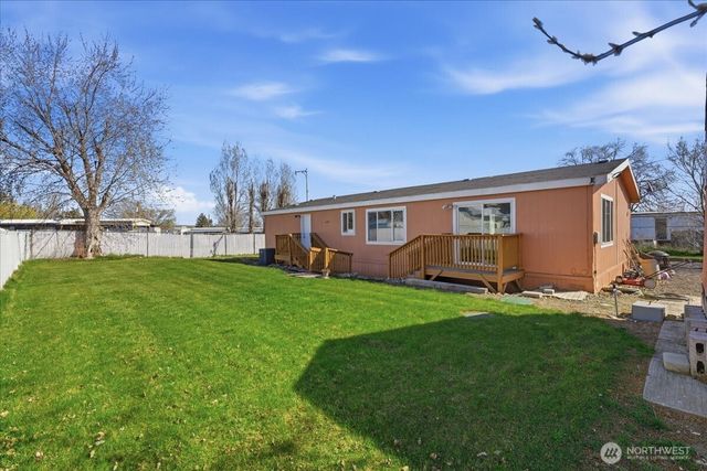 153 NW Quincy Place, Soap Lake, WA 98851