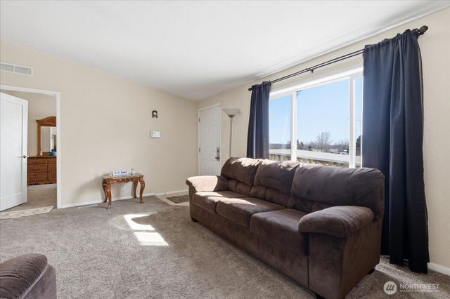 153 NW Quincy Place, Soap Lake, WA 98851