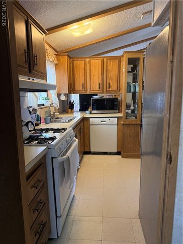 1391 West Dyer Road, Pahrump, NV 89048