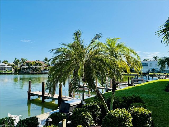 333 Harbour DR 212, Naples, FL 34103