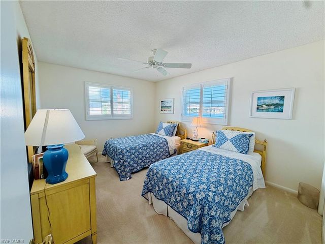 333 Harbour DR 212, Naples, FL 34103