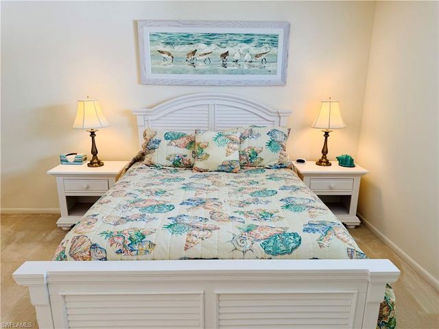 333 Harbour DR 212, Naples, FL 34103