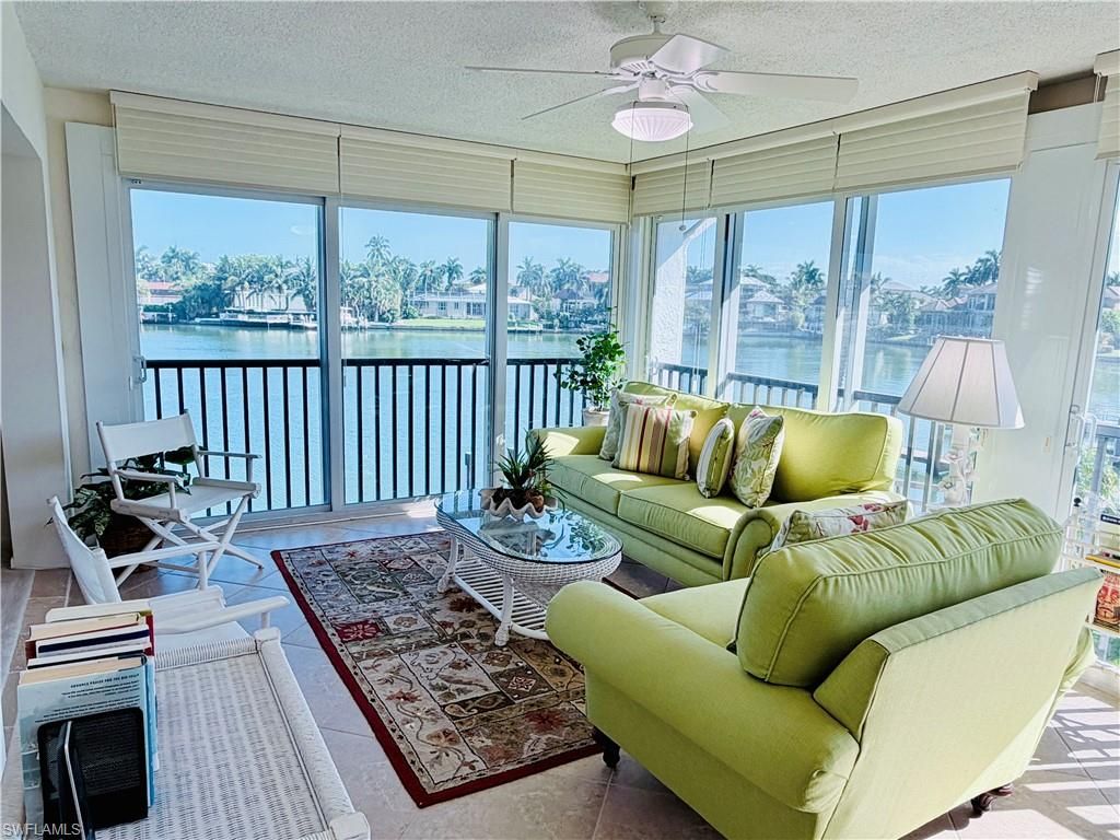 333 Harbour DR 212, Naples, FL 34103