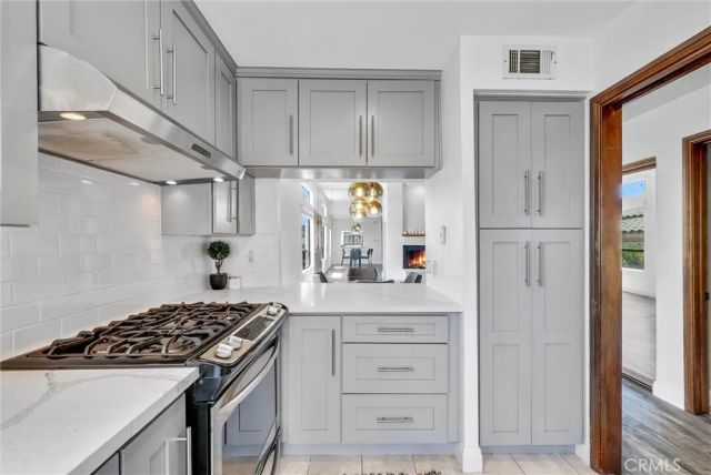 2215 Molino Avenue B, Signal Hill, CA 90755