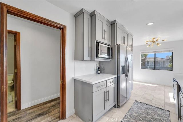 2215 Molino Avenue B, Signal Hill, CA 90755