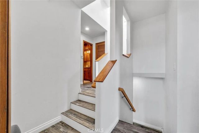 2215 Molino Avenue B, Signal Hill, CA 90755