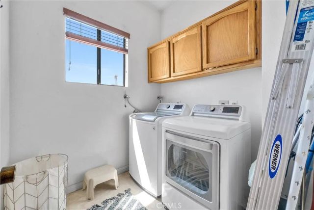 2215 Molino Avenue B, Signal Hill, CA 90755