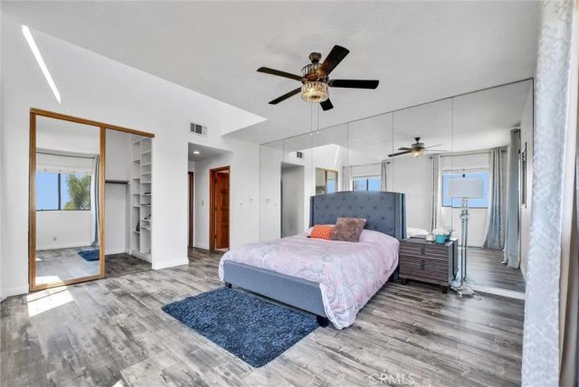 2215 Molino Avenue B, Signal Hill, CA 90755