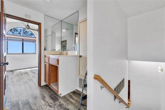 2215 Molino Avenue B, Signal Hill, CA 90755