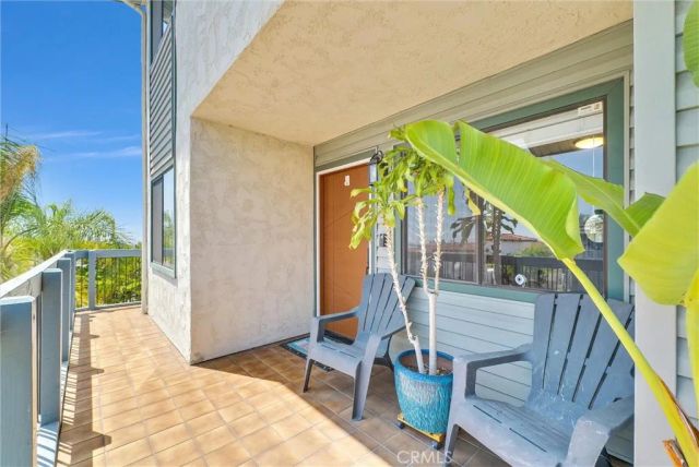2215 Molino Avenue B, Signal Hill, CA 90755