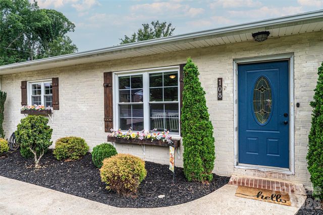 108 Merrywood Drive, Lenoir, NC 28645