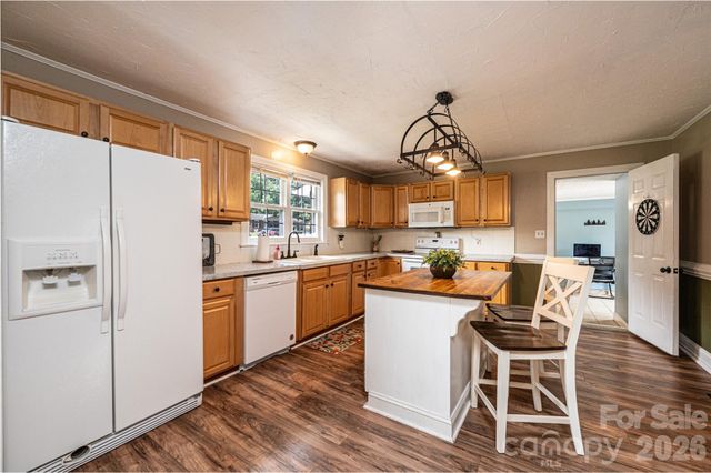 108 Merrywood Drive, Lenoir, NC 28645