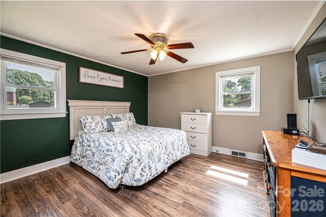 108 Merrywood Drive, Lenoir, NC 28645