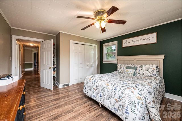 108 Merrywood Drive, Lenoir, NC 28645