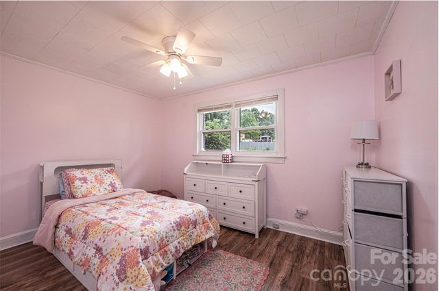 108 Merrywood Drive, Lenoir, NC 28645