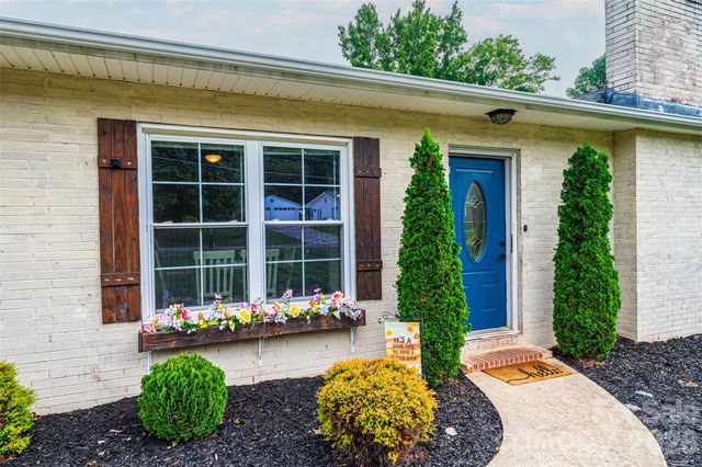108 Merrywood Drive, Lenoir, NC 28645