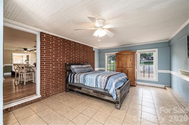 108 Merrywood Drive, Lenoir, NC 28645