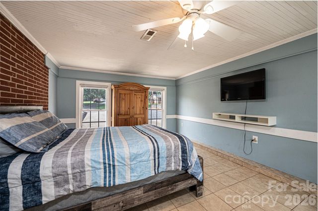 108 Merrywood Drive, Lenoir, NC 28645
