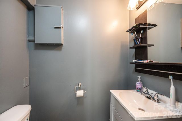 108 Merrywood Drive, Lenoir, NC 28645