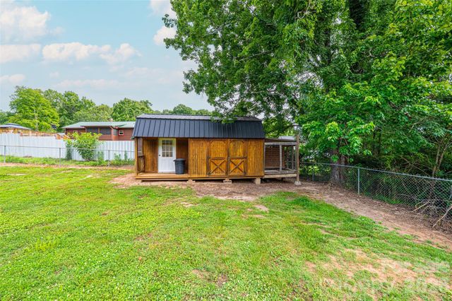 108 Merrywood Drive, Lenoir, NC 28645