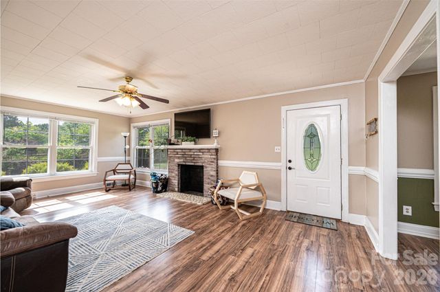 108 Merrywood Drive, Lenoir, NC 28645