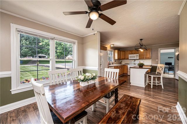108 Merrywood Drive, Lenoir, NC 28645