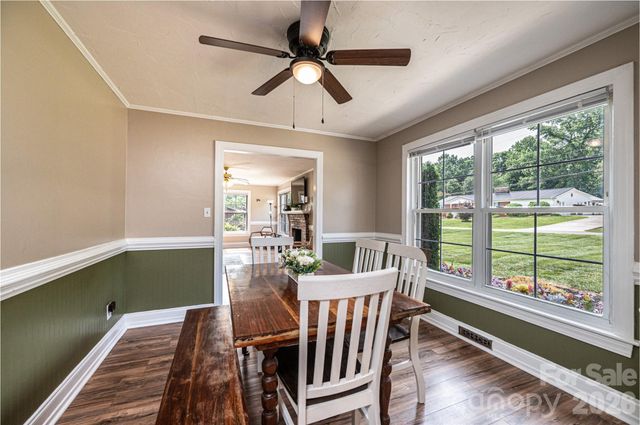 108 Merrywood Drive, Lenoir, NC 28645