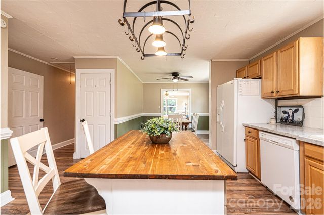 108 Merrywood Drive, Lenoir, NC 28645