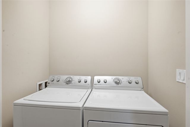 1717 90th Street, West Des Moines, IA 50266