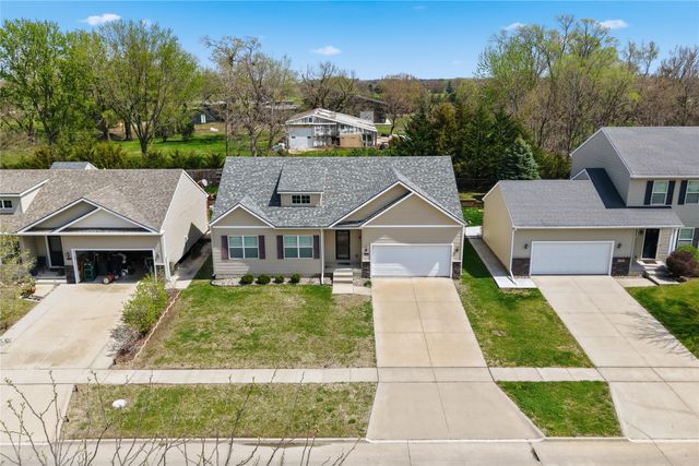 1717 90th Street, West Des Moines, IA 50266