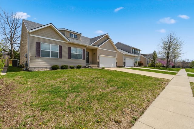 1717 90th Street, West Des Moines, IA 50266
