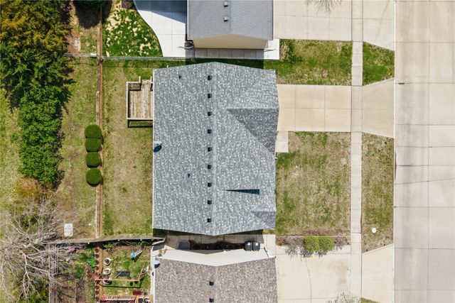 1717 90th Street, West Des Moines, IA 50266