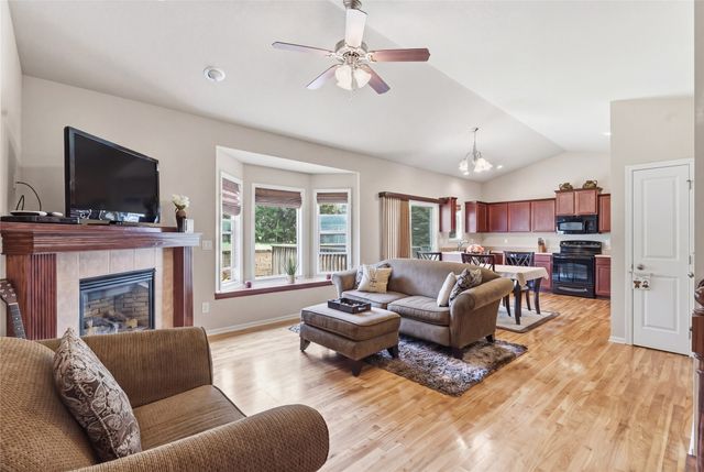 1717 90th Street, West Des Moines, IA 50266