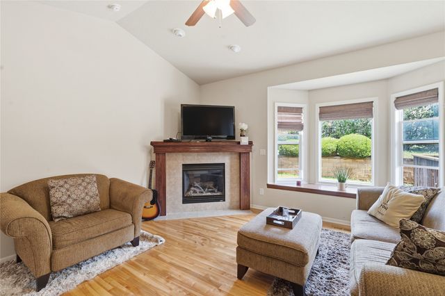 1717 90th Street, West Des Moines, IA 50266