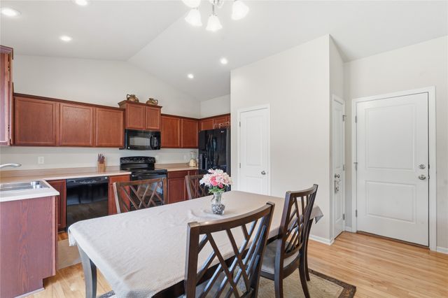 1717 90th Street, West Des Moines, IA 50266