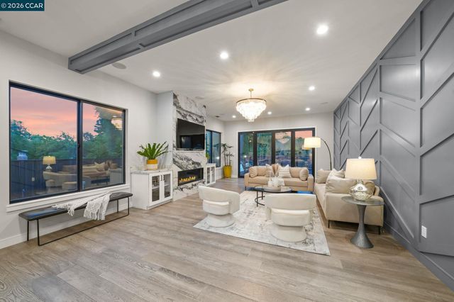 40 Mcguire Dr, Walnut Creek, CA 94596