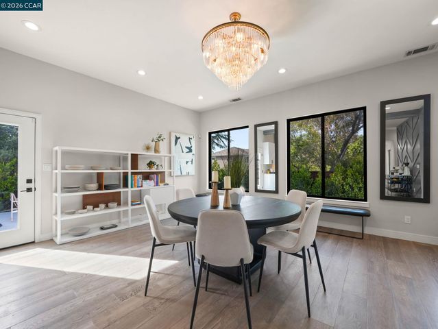 40 Mcguire Dr, Walnut Creek, CA 94596