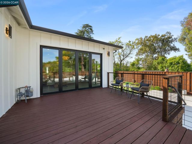 40 Mcguire Dr, Walnut Creek, CA 94596