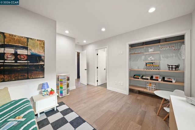 40 Mcguire Dr, Walnut Creek, CA 94596