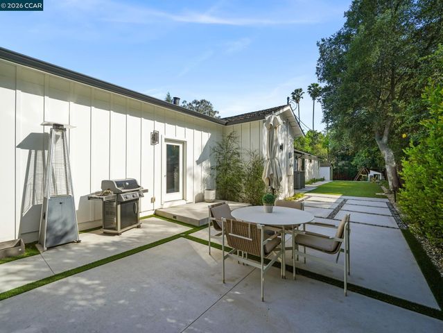 40 Mcguire Dr, Walnut Creek, CA 94596