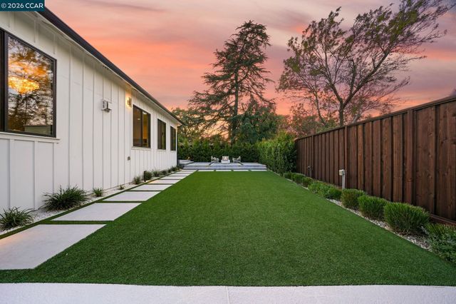 40 Mcguire Dr, Walnut Creek, CA 94596
