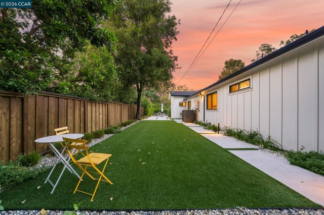 40 Mcguire Dr, Walnut Creek, CA 94596
