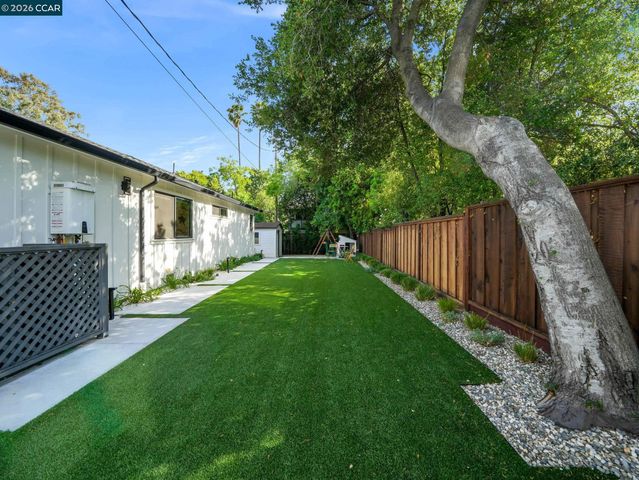 40 Mcguire Dr, Walnut Creek, CA 94596